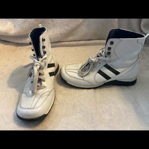 Sketchers sneakers boots